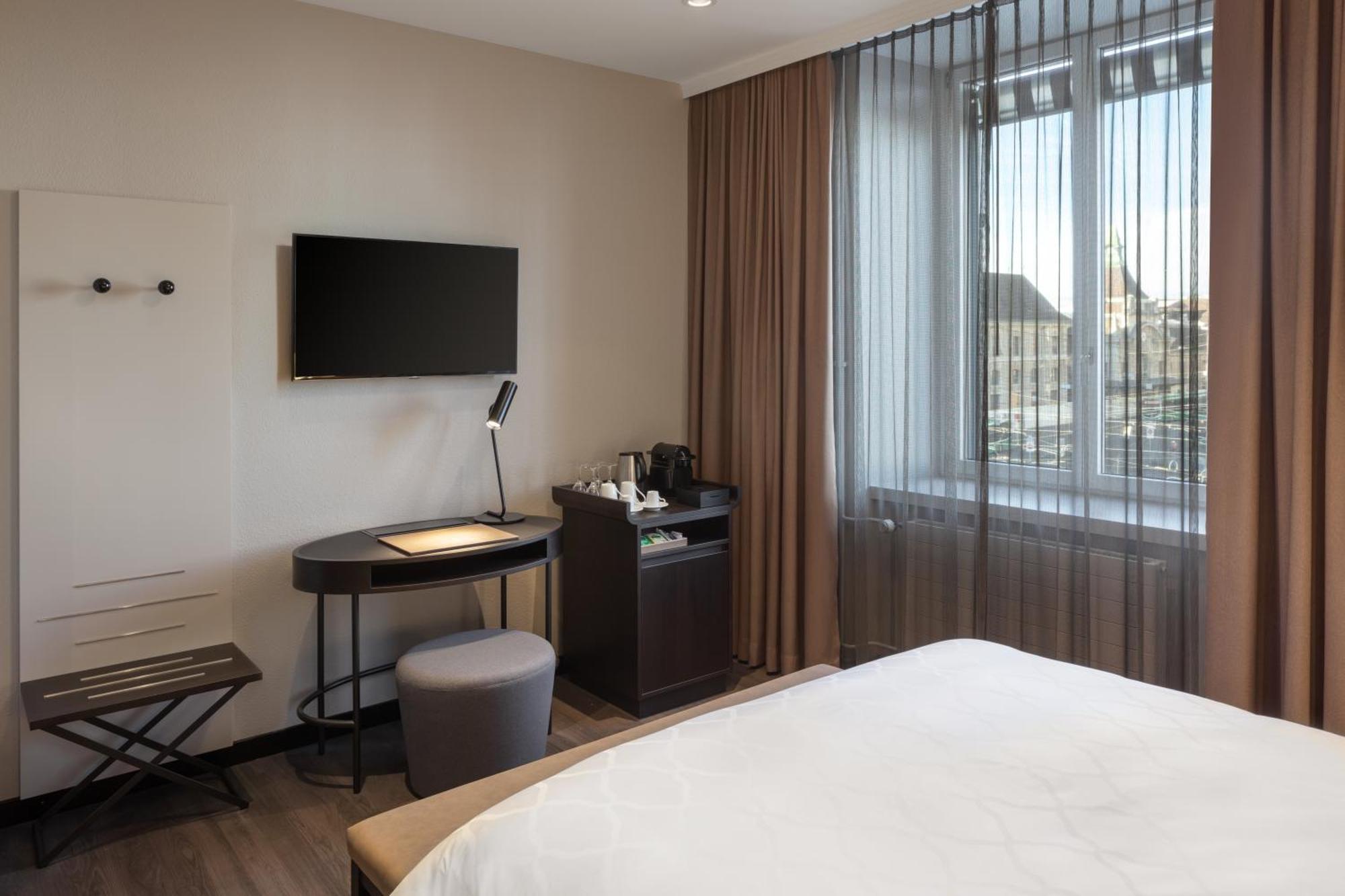 Classic Queen Room,1216774300:JPEG